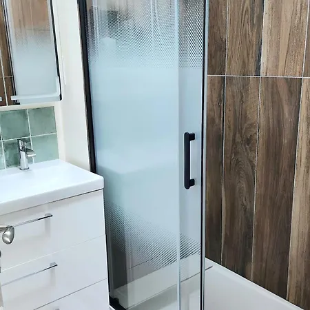 Apartment Beautiful With 3 Balconies *