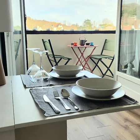 Beautiful With 3 Balconies Apartment