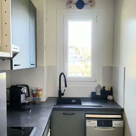 Beautiful With 3 Balconies *