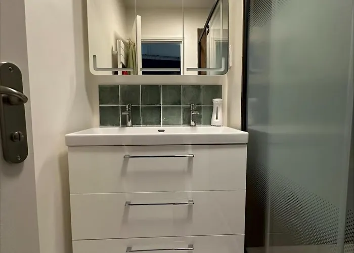 Beautiful With 3 Balconies *