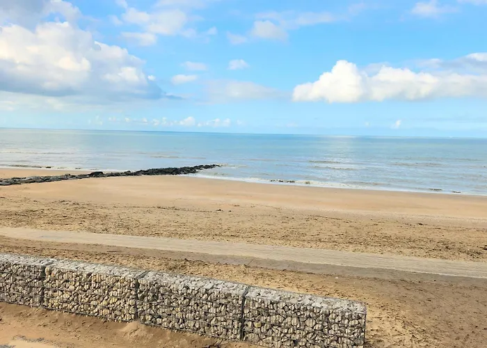 Beautiful With 3 Balconies *