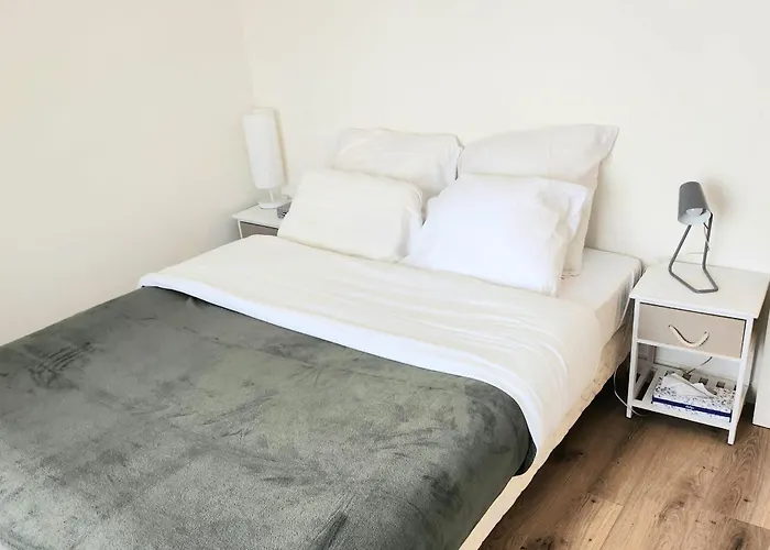 Beautiful With 3 Balconies *