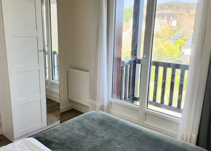 Beautiful With 3 Balconies Blonville-sur-Mer