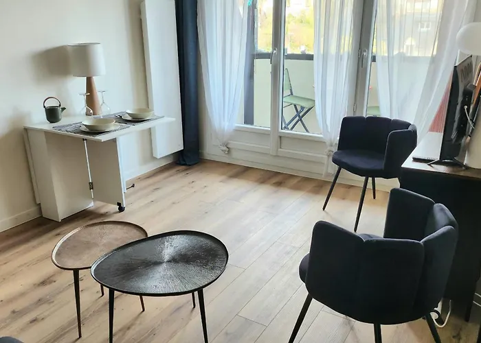 Apartmán Beautiful With 3 Balconies *